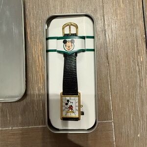 2001 Disney Time Works Mickey Mouse watch